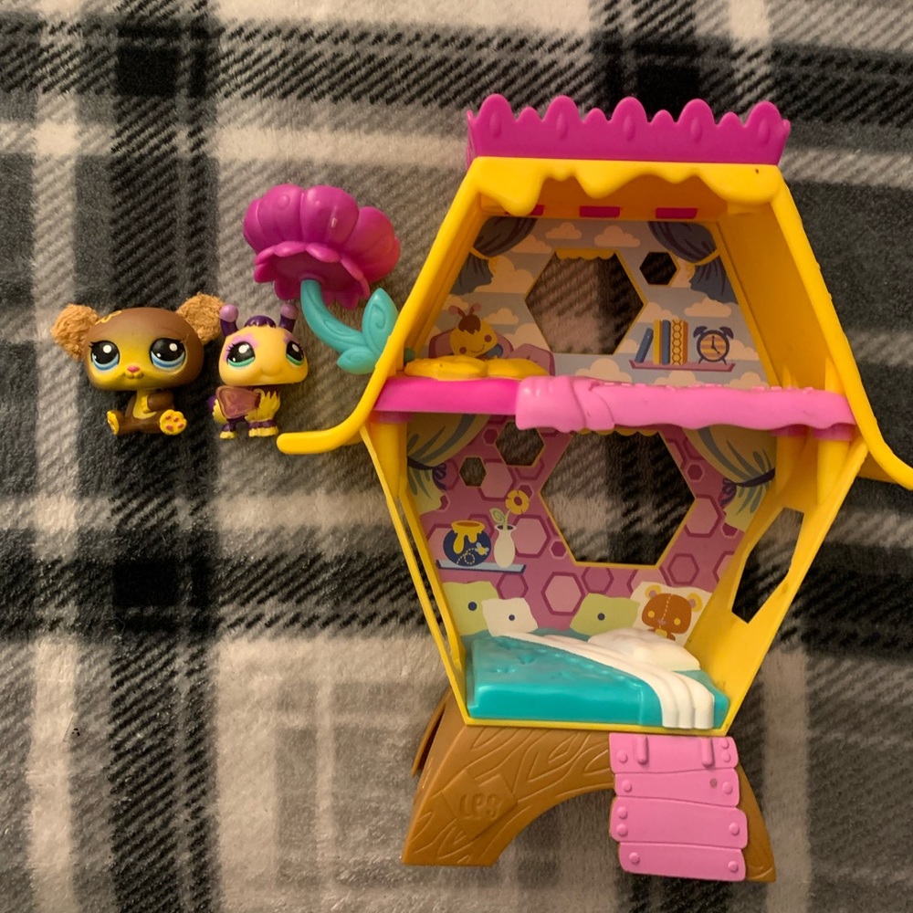Littlest Pet Shop Honey Hideaway Set